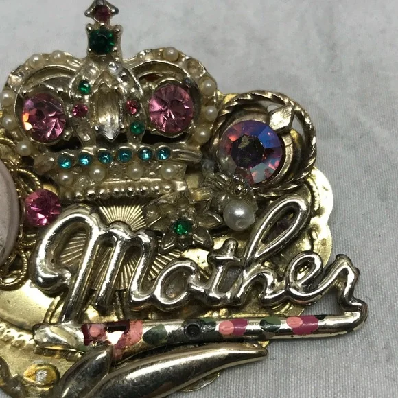 Rare vintage gold tone MOTHER brooch pin with rhinestones cameo crystals wow!